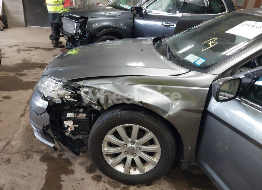 Photo 6 of 2012 Chrysler 200 TOURING (VIN 1C3CCBBB1CN129598)