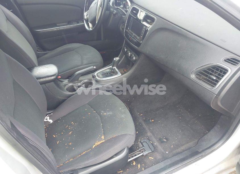 Photo 5 of 2012 Chrysler 200 TOURING (VIN 1C3CCBBB1CN188649)