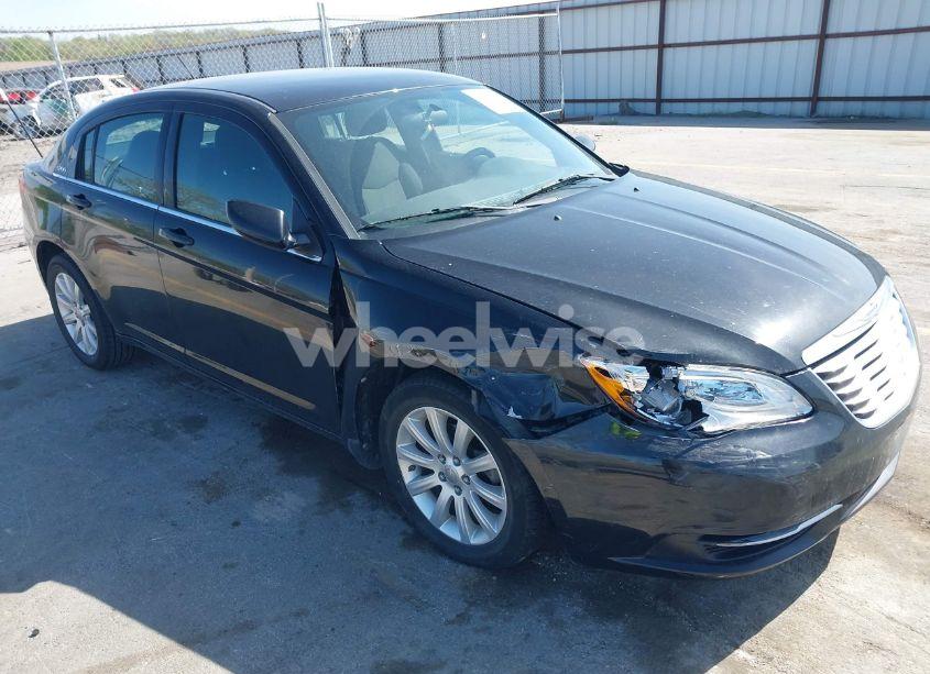 2012 Chrysler 200 TOURING (VIN 1C3CCBBB1CN197853) main photo