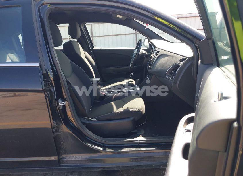 Photo 5 of 2012 Chrysler 200 TOURING (VIN 1C3CCBBB1CN197853)