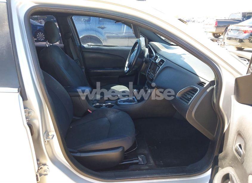 Photo 5 of 2012 Chrysler 200 TOURING (VIN 1C3CCBBB1CN206356)