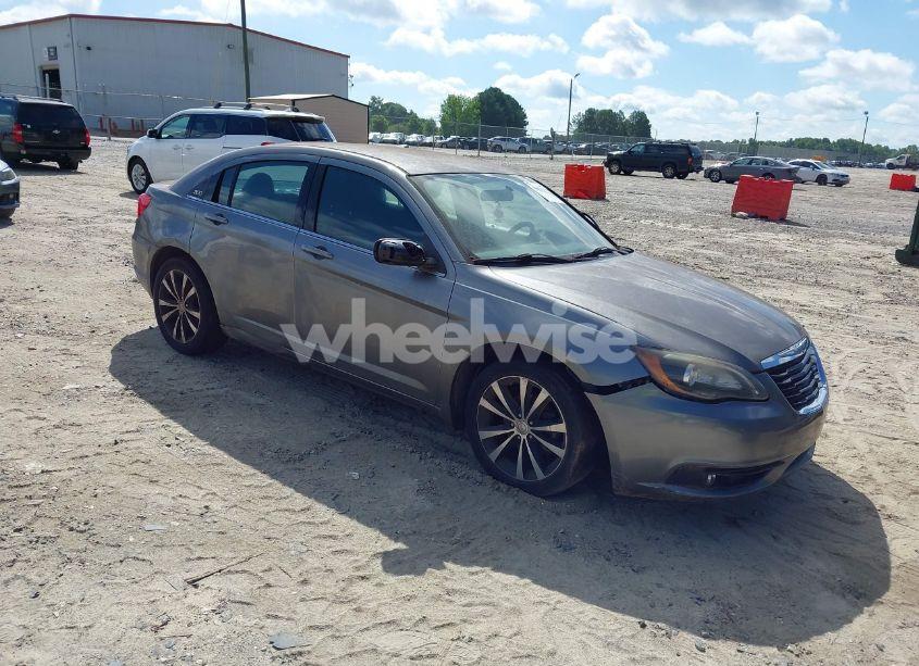 2013 Chrysler 200 TOURING (VIN 1C3CCBBB1DN525628) main photo