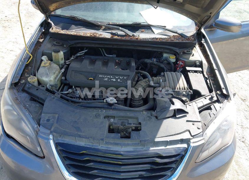 Photo 10 of 2013 Chrysler 200 TOURING (VIN 1C3CCBBB1DN525628)