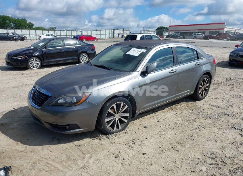 Photo 2 of 2013 Chrysler 200 TOURING (VIN 1C3CCBBB1DN525628)