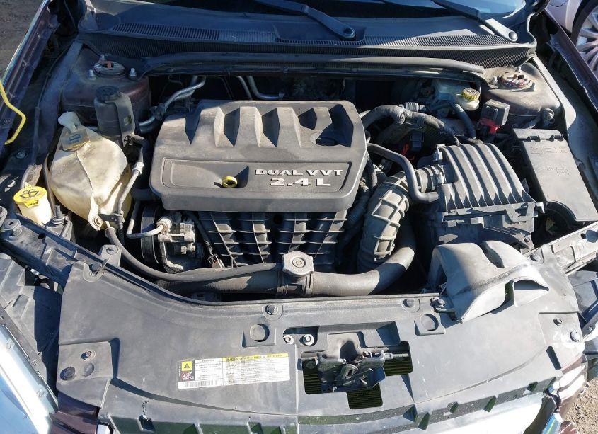 Photo 10 of 2013 Chrysler 200 TOURING (VIN 1C3CCBBB1DN542560)