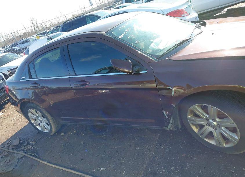 Photo 13 of 2013 Chrysler 200 TOURING (VIN 1C3CCBBB1DN542560)