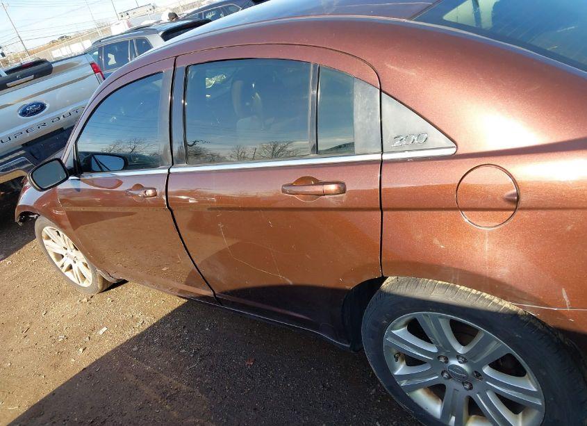 Photo 14 of 2013 Chrysler 200 TOURING (VIN 1C3CCBBB1DN542560)