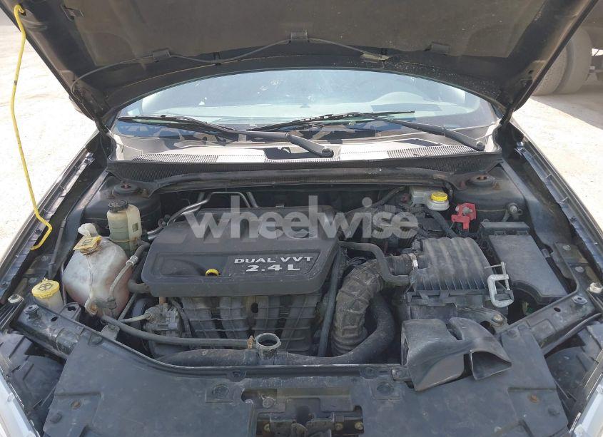 Photo 10 of 2013 Chrysler 200 TOURING (VIN 1C3CCBBB1DN546558)