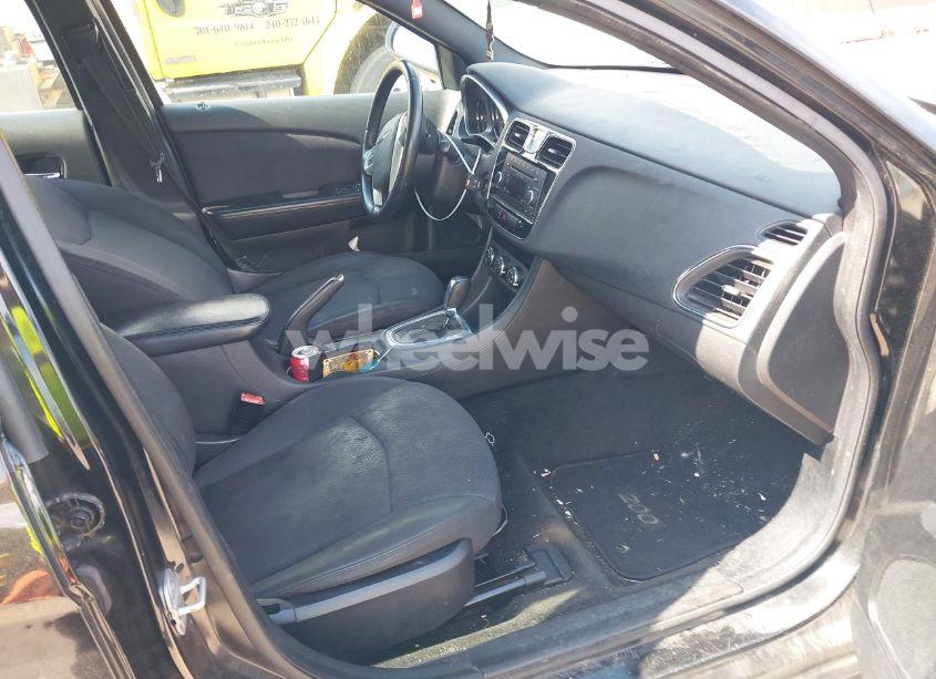 Photo 5 of 2013 Chrysler 200 TOURING (VIN 1C3CCBBB1DN546558)