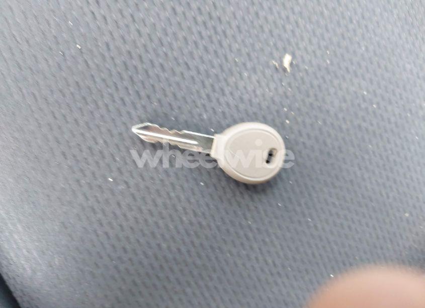 Photo 11 of 2013 Chrysler 200 TOURING (VIN 1C3CCBBB1DN639502)