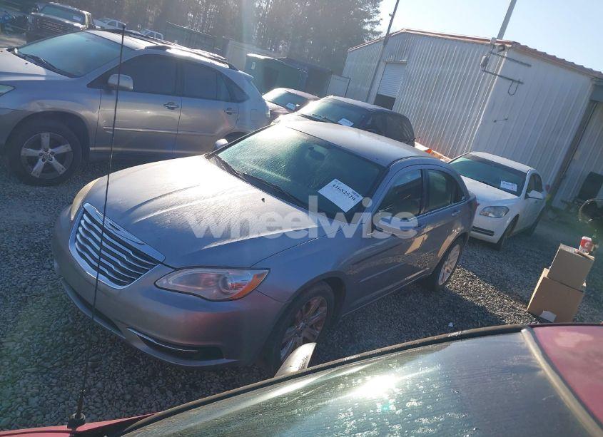 Photo 2 of 2013 Chrysler 200 TOURING (VIN 1C3CCBBB1DN639502)