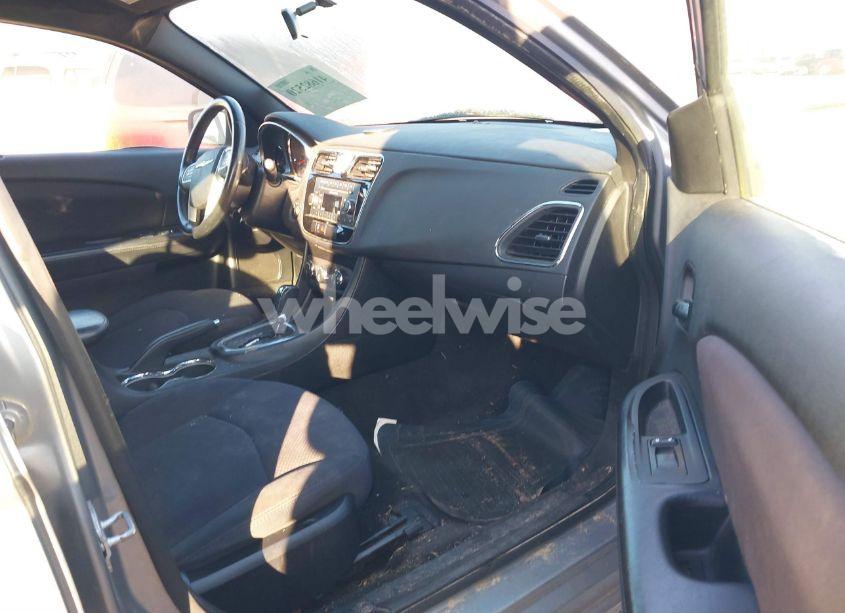 Photo 5 of 2013 Chrysler 200 TOURING (VIN 1C3CCBBB1DN639502)