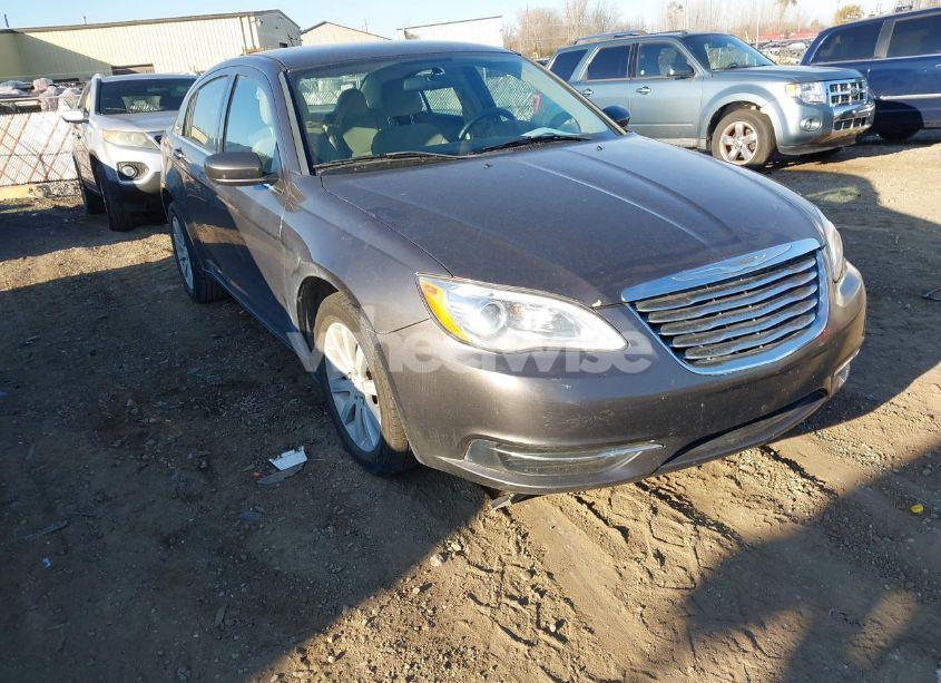 2014 Chrysler 200 TOURING (VIN 1C3CCBBB1EN197743) main photo