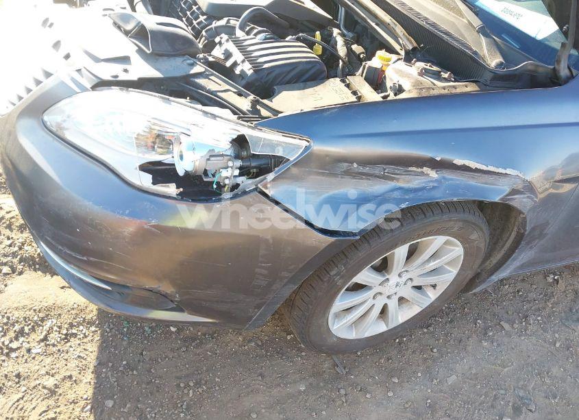 Photo 6 of 2014 Chrysler 200 TOURING (VIN 1C3CCBBB1EN197743)