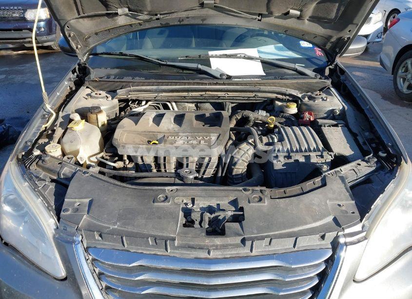 Photo 10 of 2012 Chrysler 200 TOURING (VIN 1C3CCBBB2CN191625)