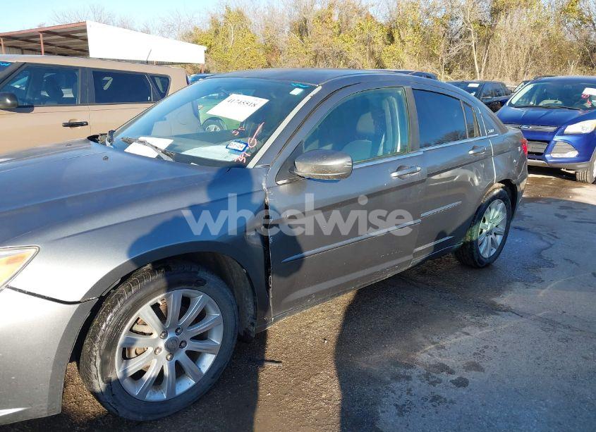 Photo 6 of 2012 Chrysler 200 TOURING (VIN 1C3CCBBB2CN191625)