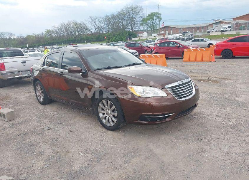 2013 Chrysler 200 TOURING (VIN 1C3CCBBB2DN538825) main photo