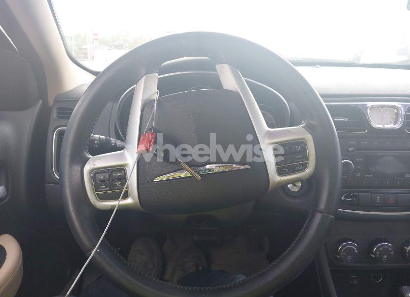 Photo 11 of 2013 Chrysler 200 TOURING (VIN 1C3CCBBB2DN538825)