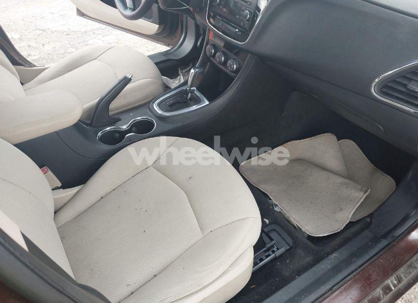 Photo 5 of 2013 Chrysler 200 TOURING (VIN 1C3CCBBB2DN538825)