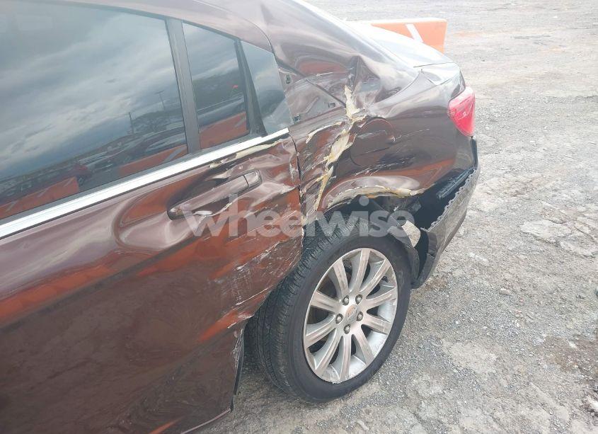 Photo 6 of 2013 Chrysler 200 TOURING (VIN 1C3CCBBB2DN538825)