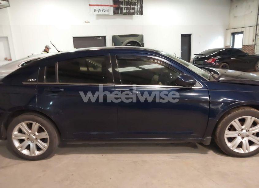 Photo 13 of 2013 Chrysler 200 TOURING (VIN 1C3CCBBB2DN540106)