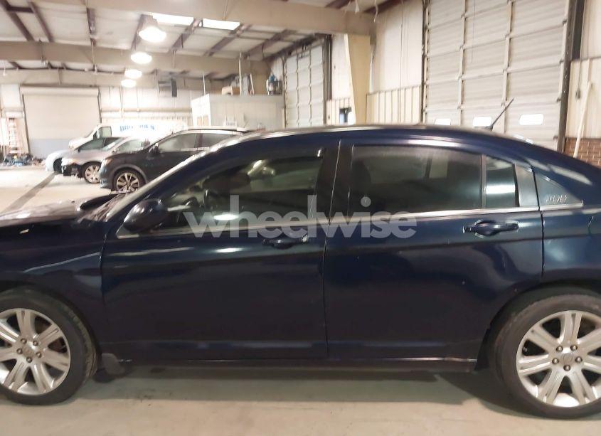 Photo 14 of 2013 Chrysler 200 TOURING (VIN 1C3CCBBB2DN540106)