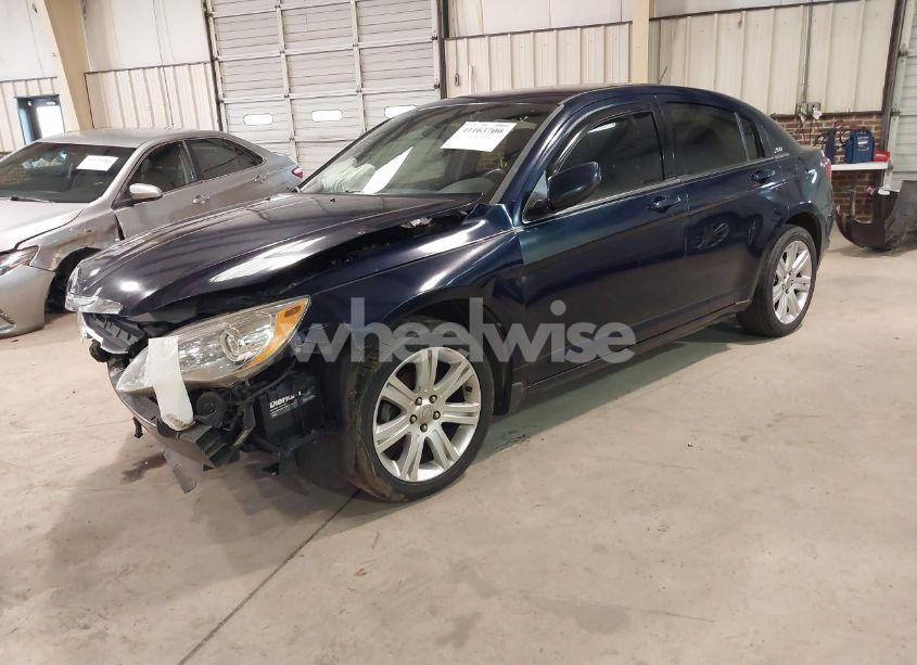 Photo 2 of 2013 Chrysler 200 TOURING (VIN 1C3CCBBB2DN540106)