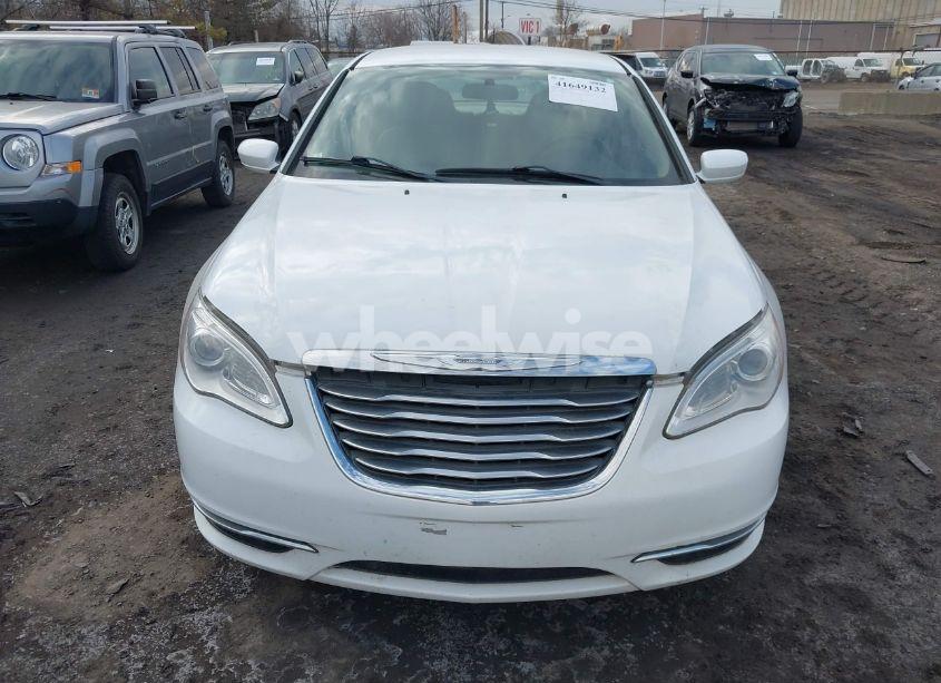 Photo 6 of 2013 Chrysler 200 TOURING (VIN 1C3CCBBB2DN557567)