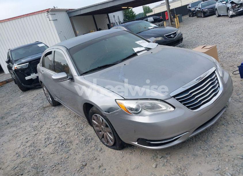2013 Chrysler 200 TOURING (VIN 1C3CCBBB2DN570108) main photo