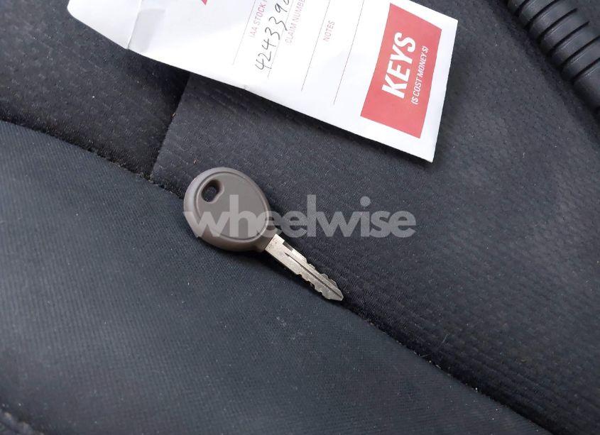 Photo 11 of 2013 Chrysler 200 TOURING (VIN 1C3CCBBB2DN570108)