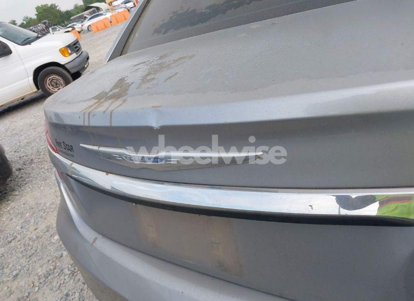 Photo 13 of 2013 Chrysler 200 TOURING (VIN 1C3CCBBB2DN570108)