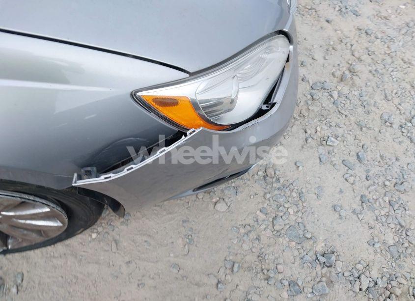 Photo 14 of 2013 Chrysler 200 TOURING (VIN 1C3CCBBB2DN570108)