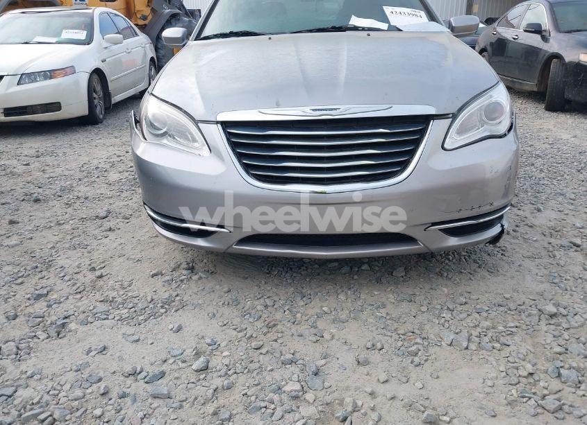 Photo 16 of 2013 Chrysler 200 TOURING (VIN 1C3CCBBB2DN570108)