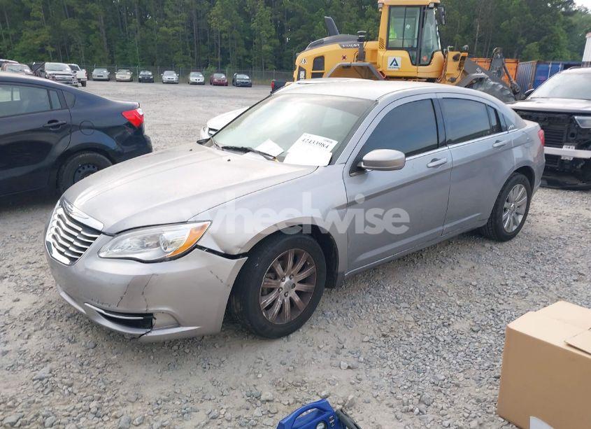 Photo 2 of 2013 Chrysler 200 TOURING (VIN 1C3CCBBB2DN570108)