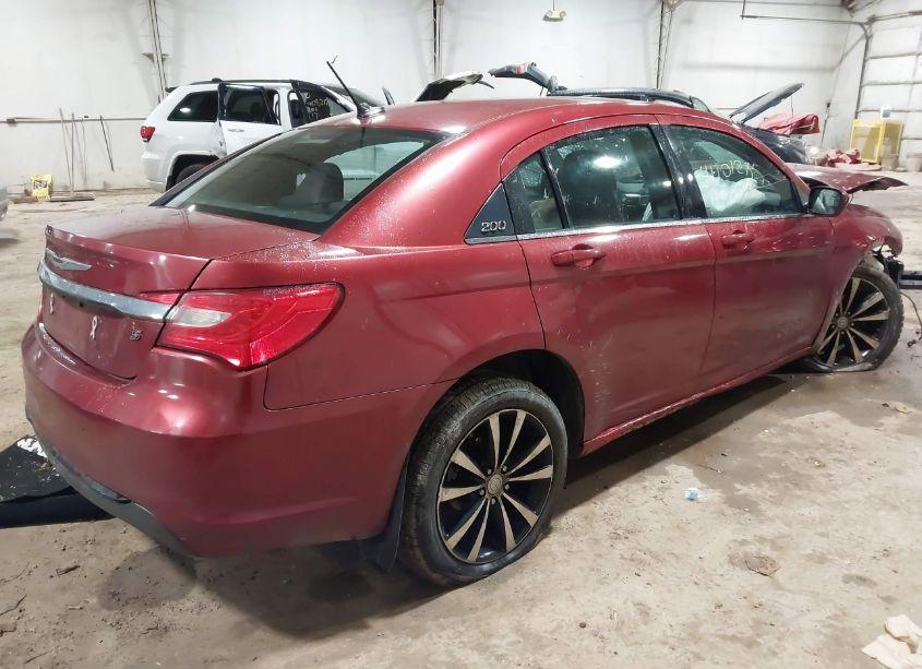 Photo 4 of 2013 Chrysler 200 TOURING (VIN 1C3CCBBB2DN597700)