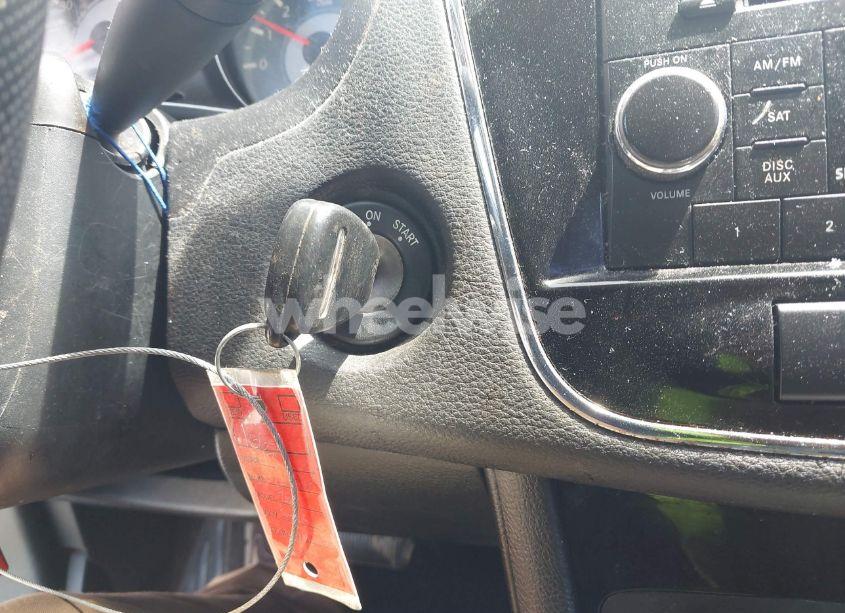 Photo 11 of 2013 Chrysler 200 TOURING (VIN 1C3CCBBB2DN628024)