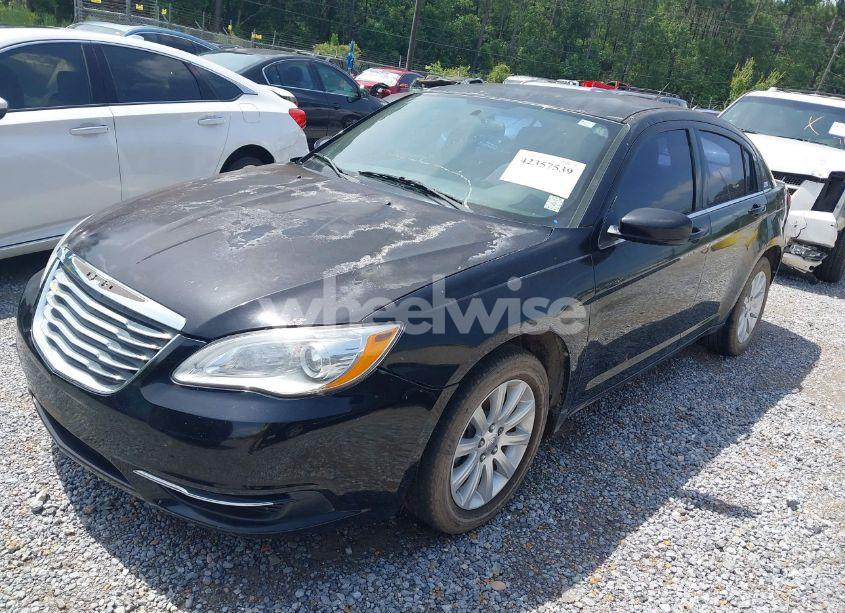 Photo 2 of 2013 Chrysler 200 TOURING (VIN 1C3CCBBB2DN628024)