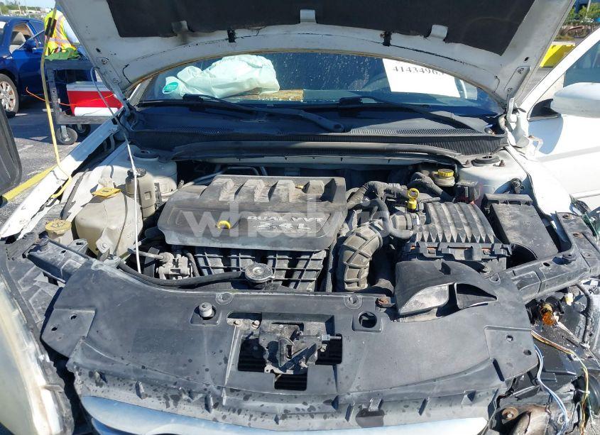 Photo 10 of 2013 Chrysler 200 TOURING (VIN 1C3CCBBB2DN656678)