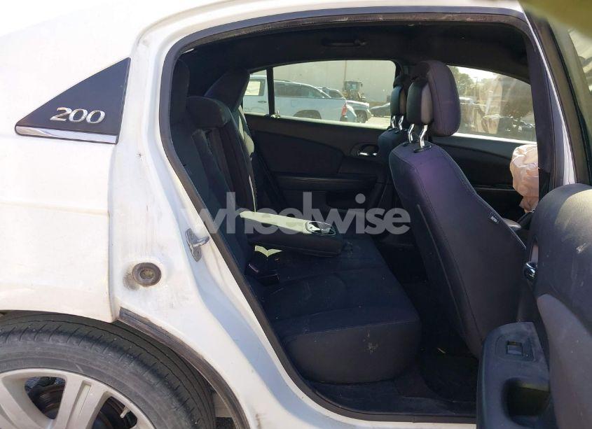 Photo 8 of 2013 Chrysler 200 TOURING (VIN 1C3CCBBB2DN656678)