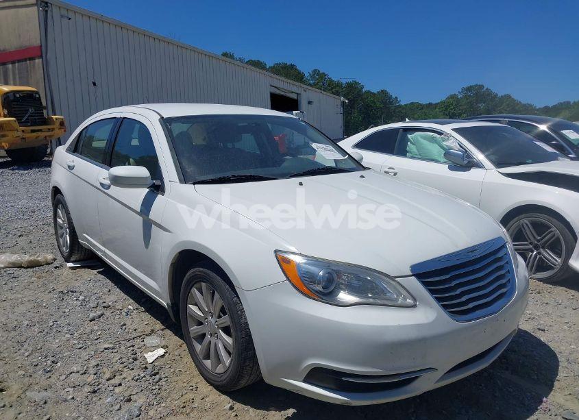 2013 Chrysler 200 TOURING (VIN 1C3CCBBB2DN672878) main photo