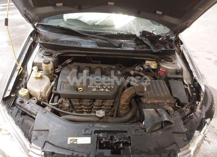 Photo 10 of 2014 Chrysler 200 TOURING (VIN 1C3CCBBB2EN107645)