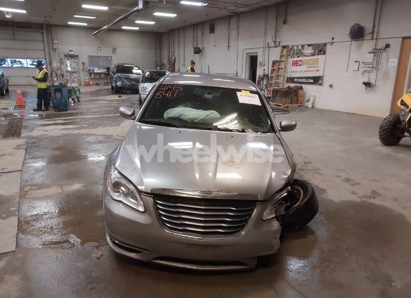 Photo 12 of 2014 Chrysler 200 TOURING (VIN 1C3CCBBB2EN107645)