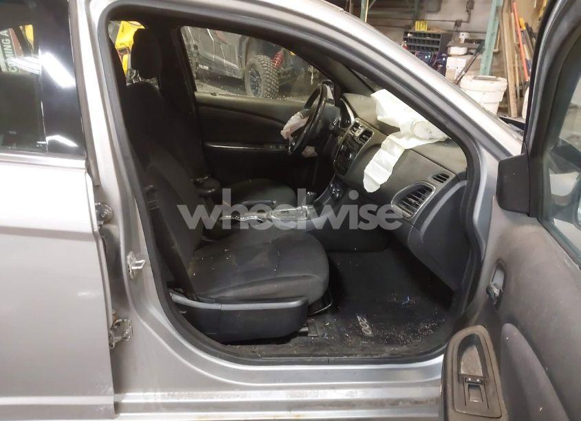 Photo 5 of 2014 Chrysler 200 TOURING (VIN 1C3CCBBB2EN107645)