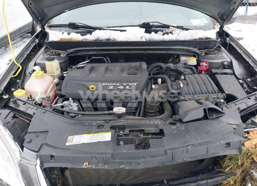 Photo 10 of 2012 Chrysler 200 TOURING (VIN 1C3CCBBB3CN125617)