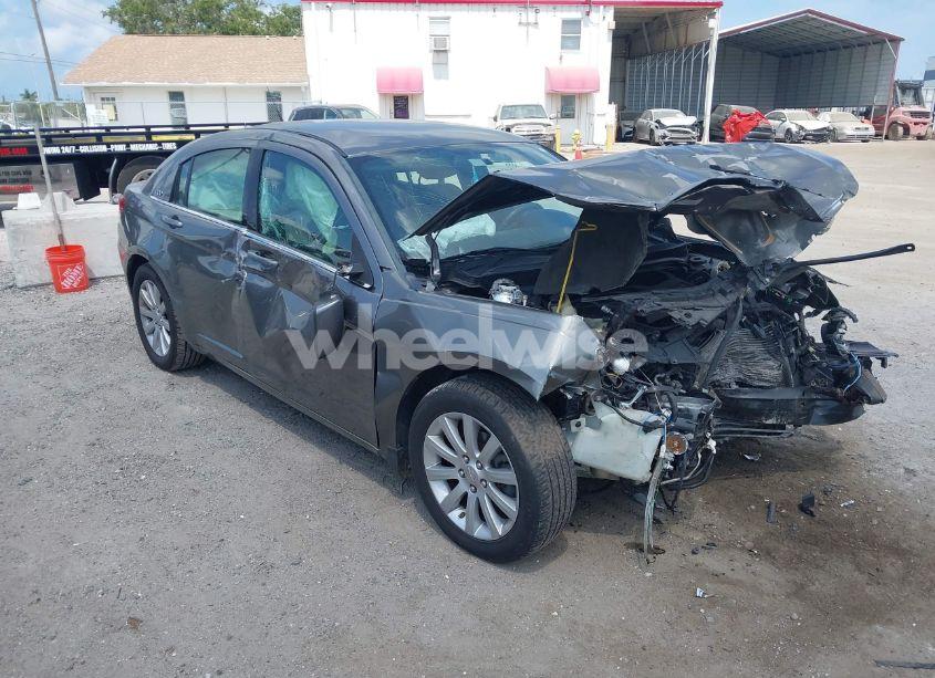 2012 Chrysler 200 TOURING (VIN 1C3CCBBB3CN298456) main photo