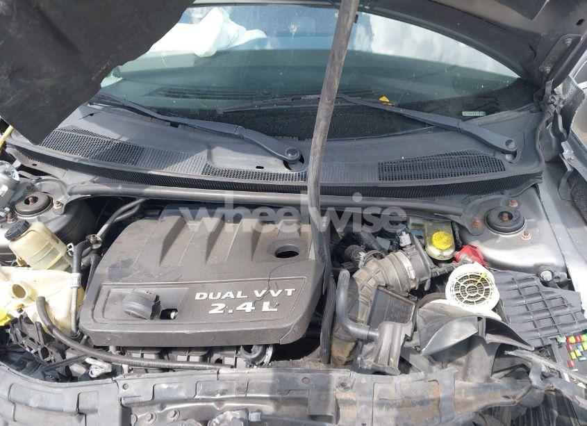 Photo 10 of 2012 Chrysler 200 TOURING (VIN 1C3CCBBB3CN298456)