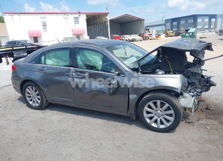 Photo 14 of 2012 Chrysler 200 TOURING (VIN 1C3CCBBB3CN298456)