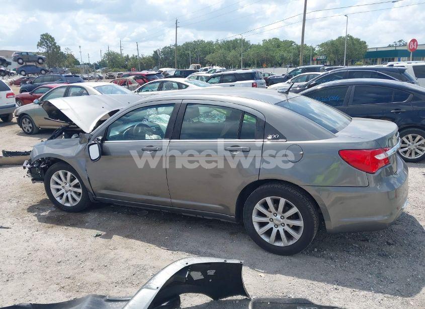 Photo 15 of 2012 Chrysler 200 TOURING (VIN 1C3CCBBB3CN298456)