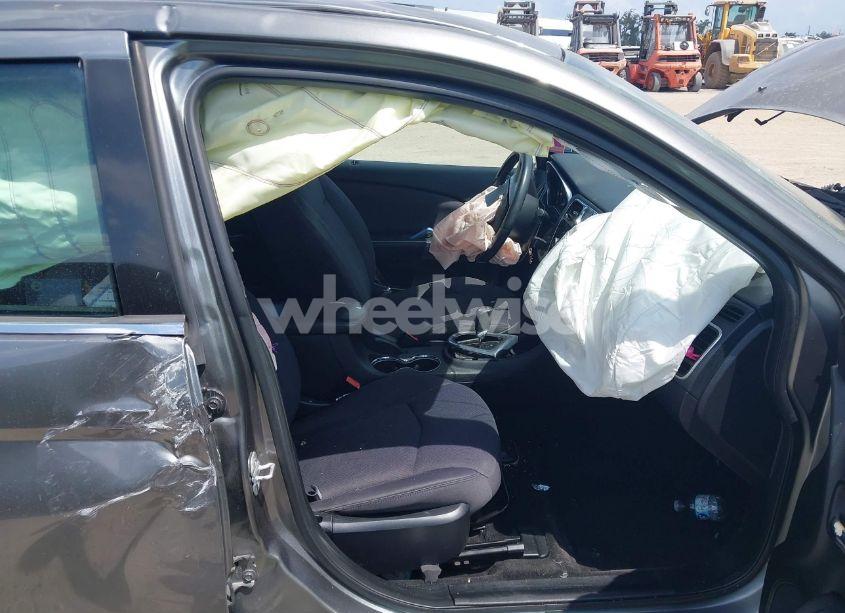 Photo 5 of 2012 Chrysler 200 TOURING (VIN 1C3CCBBB3CN298456)