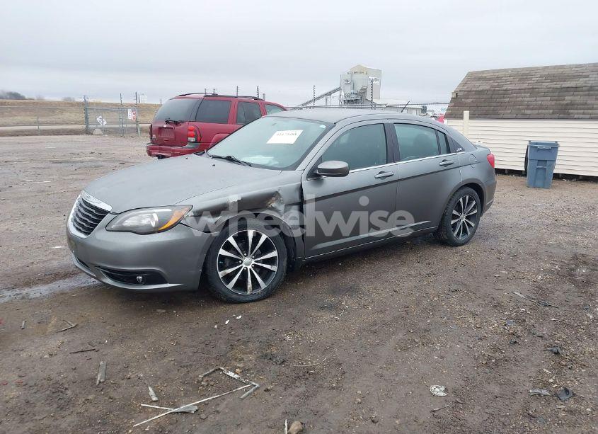 Photo 2 of 2013 Chrysler 200 TOURING (VIN 1C3CCBBB3DN542754)